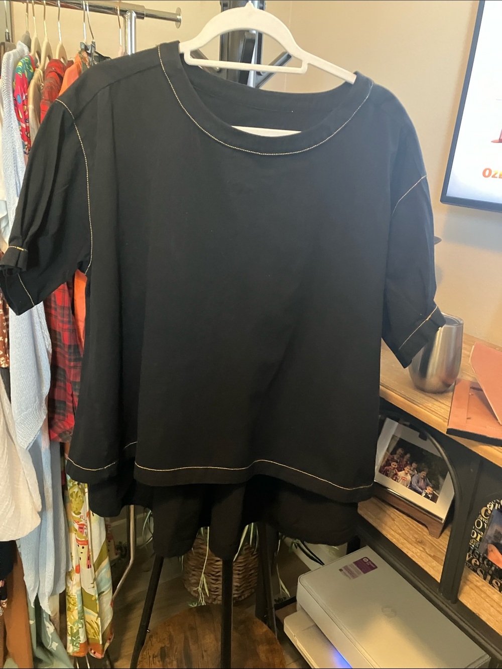 Umgee Black Short-Sleeve Boxy Top with Contrast Stitching